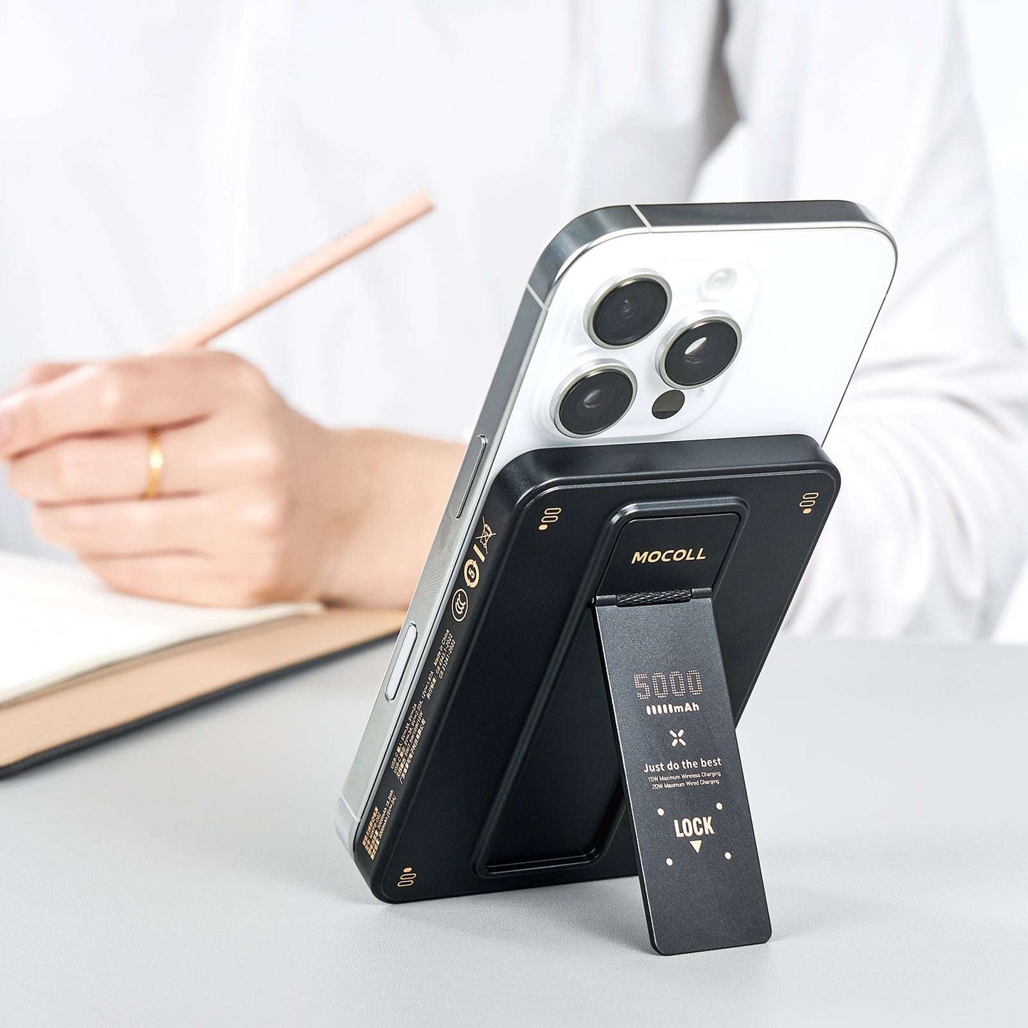 MOCOLL 20W Portable Power Bank with Magnetic Wireless Charging