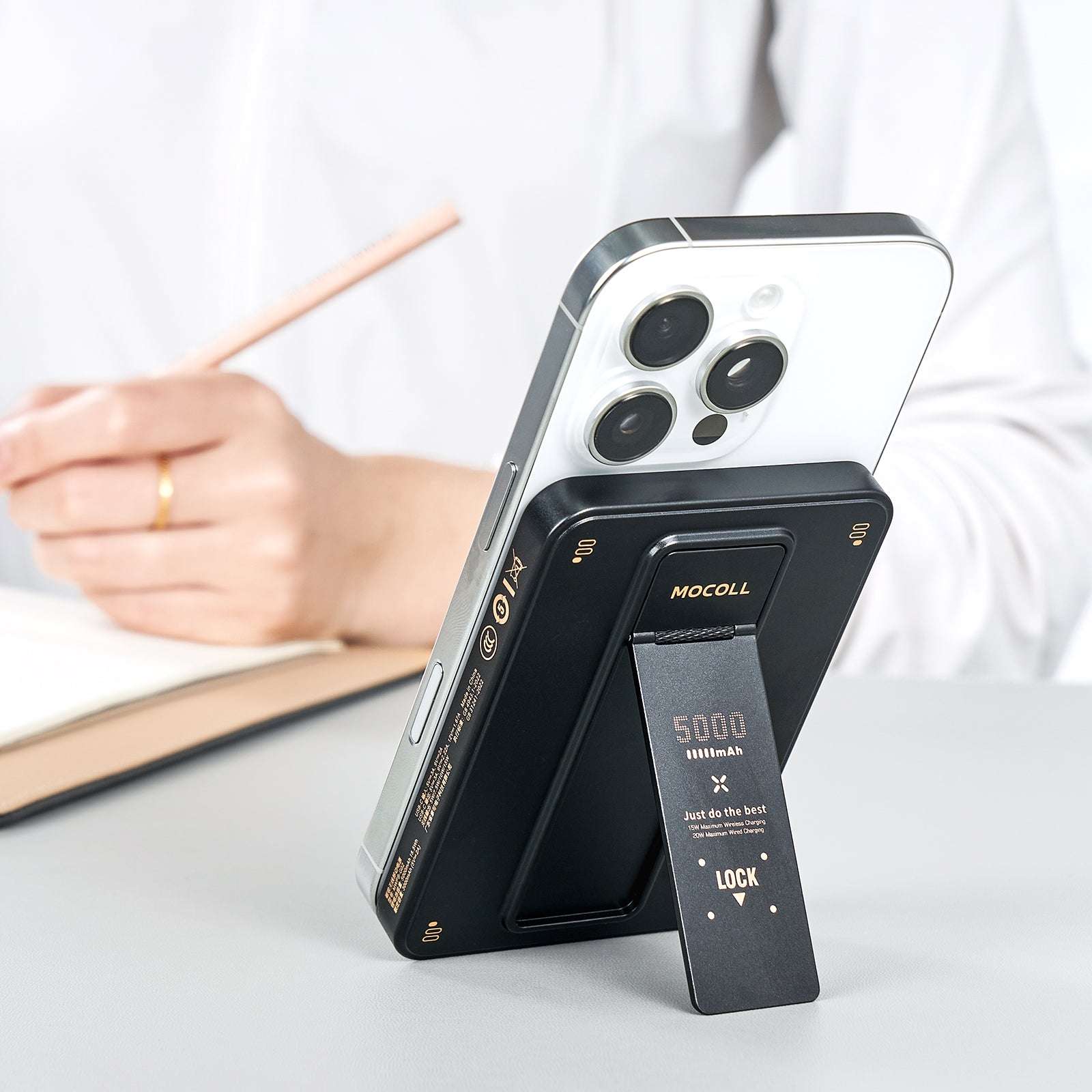 MOCOLL 20W Portable Power Bank with Magnetic Wireless Charging