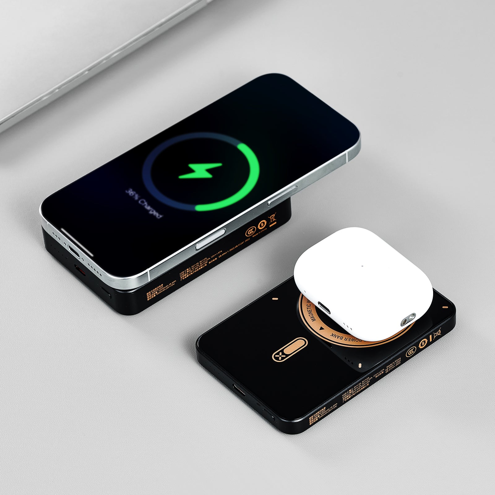 MOCOLL 20W Portable Power Bank with Magnetic Wireless Charging